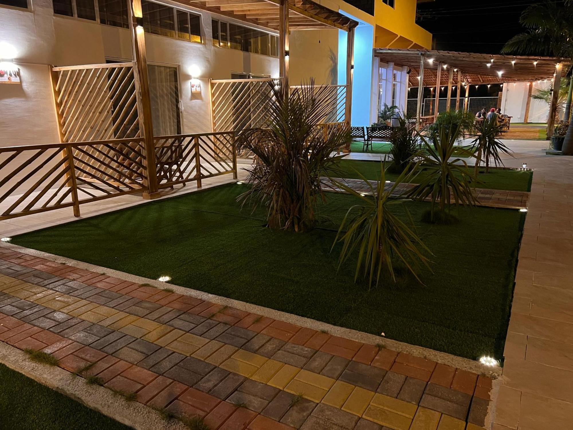 Ohana Beach Hotel Playas Exterior photo