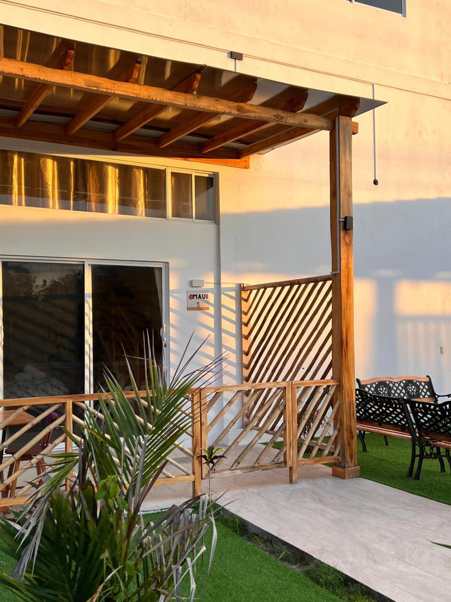 Ohana Beach Hotel Playas Exterior photo