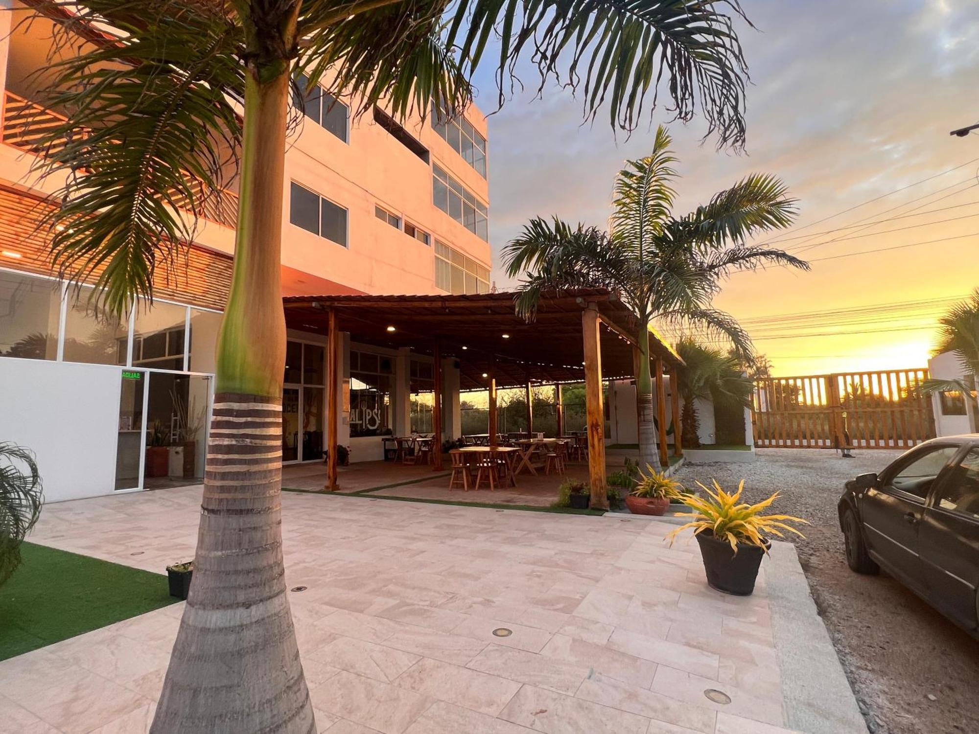 Ohana Beach Hotel Playas Exterior photo