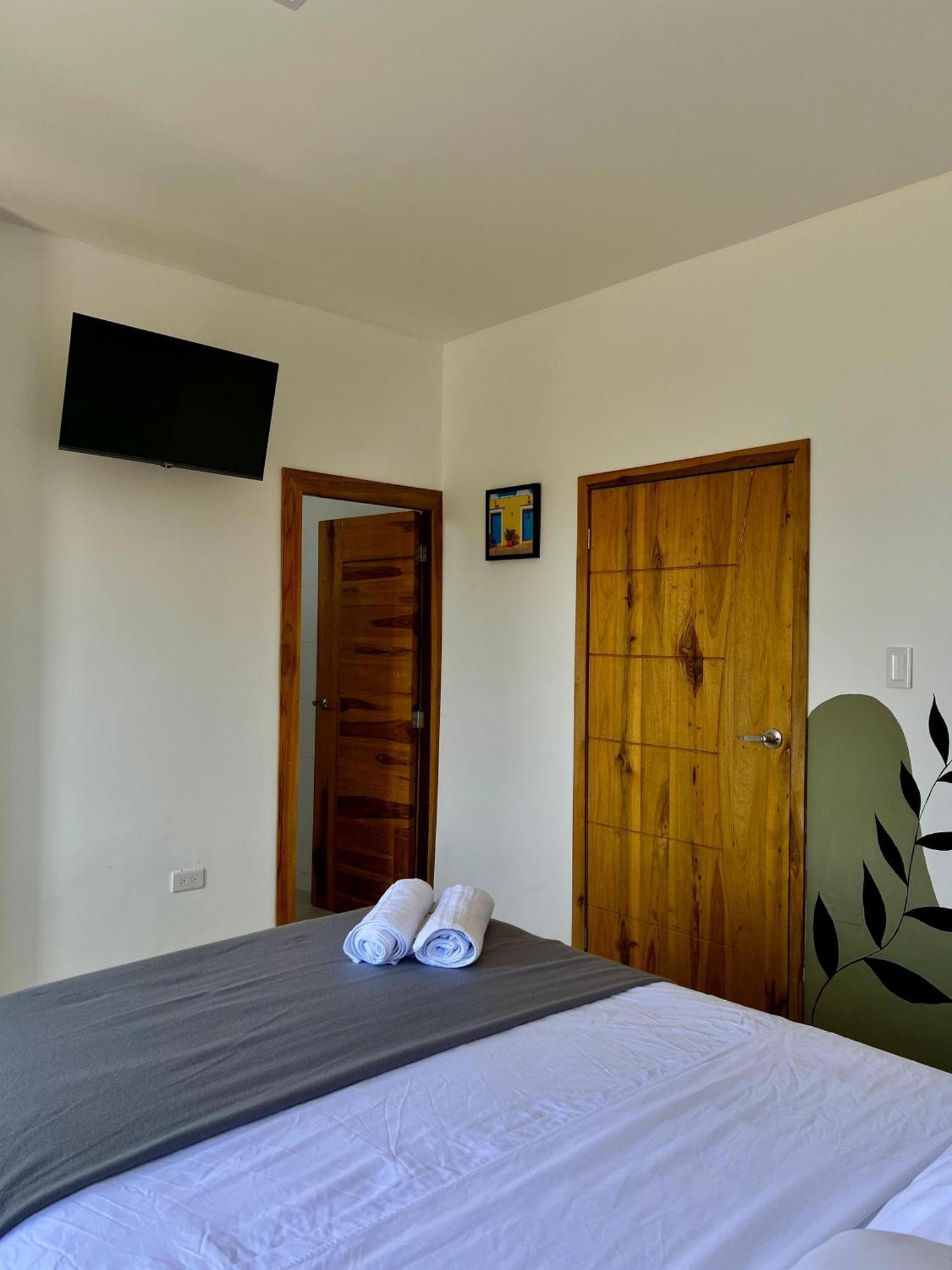 Ohana Beach Hotel Playas Exterior photo
